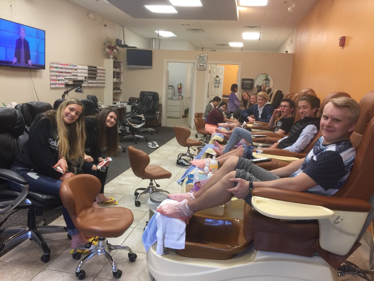 Hollys-Nails-Salon-Nail-salon-in-South-Ogden-UT-84405